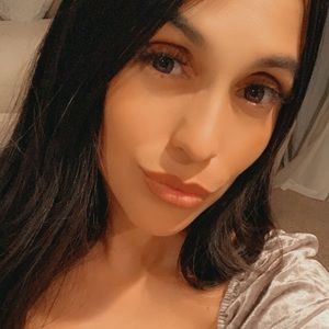 Meet your Posher, Sonia